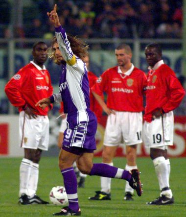 I always wished United would sign Gabriel Batistuta. With the chances United's midfield were creating then, they would've been unstoppable.