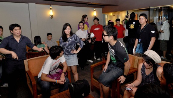 Foursquare users gathered in Damansara Uptown to celebrate Foursquare Day and participate in a scavenger hunt.