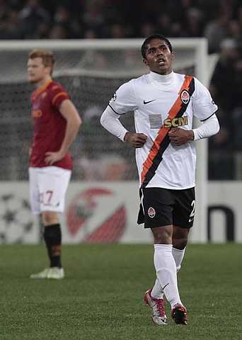 New United target Douglas Costa pictured here after helping Donetsk destroy Italian giants AS Roma in the Champions League.