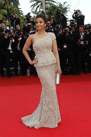 Aishwarya looking stunning in this nude gown