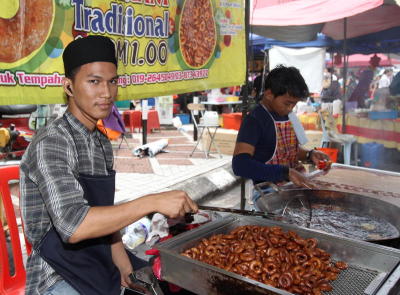Malaccan chef Muhd Haqi is spending his Ramadan in Kuala Lumpur to gain more entrepreneurial experience.