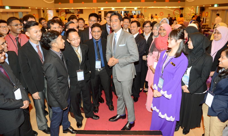 Youth and Sports Minister Khairy Jamaluddin said that the Perdana Fellows Programme was based on the White House Fellows Programme.