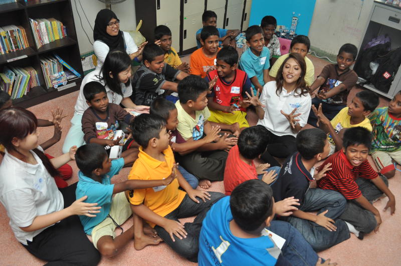 Malaysian celebrity Ziana Zain at a workshop for underprivileged children organised by Dutch Lady.