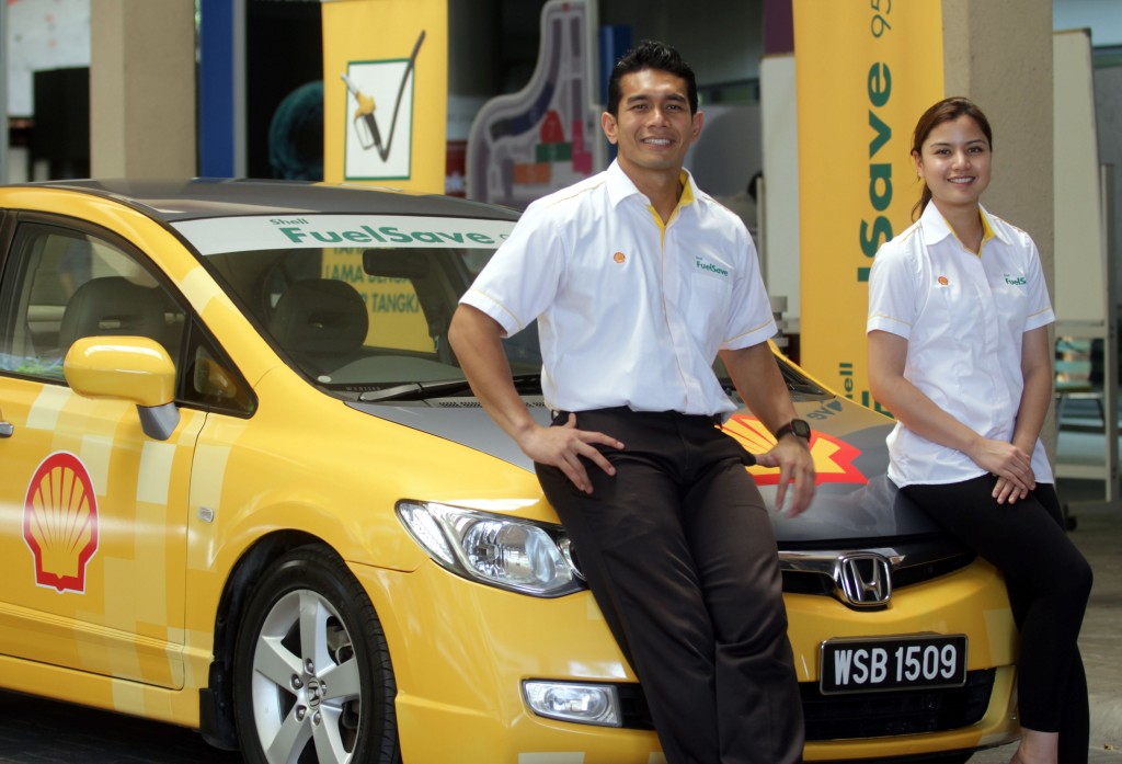 Shell FuelSave Ambassador Fahrin Ahmad and special guest, Lisa Surihani will be visiting some of the schools involved in  Shell Eco-marathon Asia 2014