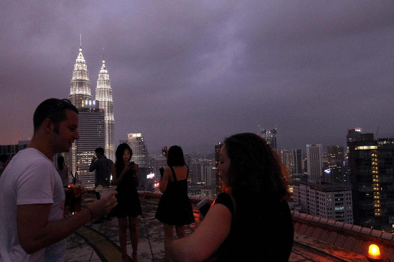 The Heli Lounge Bar offers a stunning and crystal clear view of the petronas twin towers