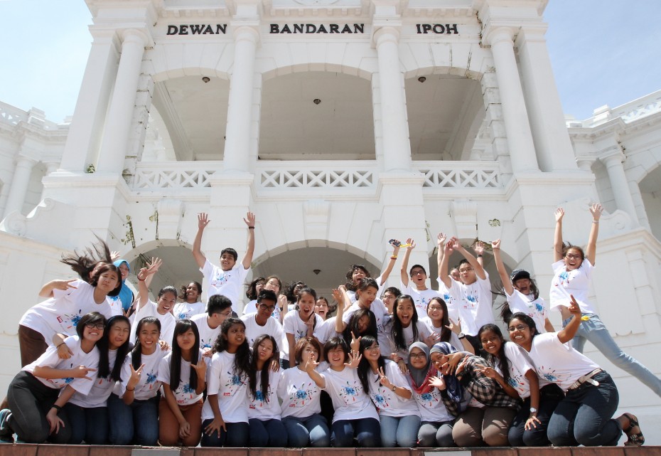 BRATs Ipoh & Taiping 2014 group photo, in front of the iconic Ipoh Town Hall.