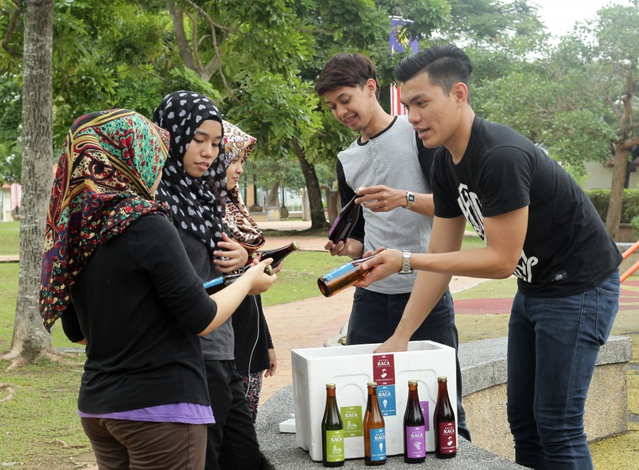 Botol Kaca started out being sold on sidewalks by the four founders of the brand, but they now set up shop mostly at events.