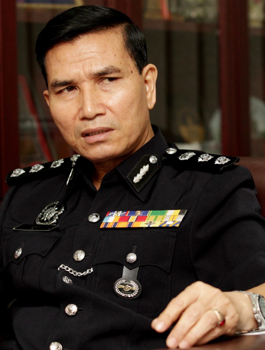 Kuala Lumpur narcotics chief ACP Wan Abdullah Ishak doesn't believe students fully understand the consequences of buying and sharing marijuana, stating that possession of just 200g can land one the death penalty.