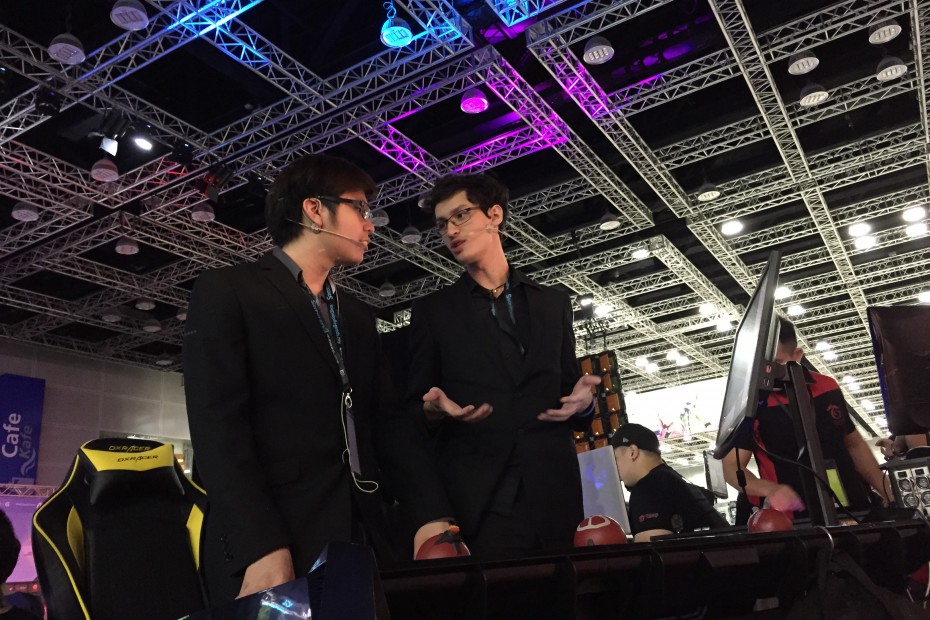 Local shoutcaster Aaron 'Panda' Lim (left) and Sean-Li "Lii" Murmann on the job entertaining the large crowd of League of Legends fans at The Legends Circuit finals.