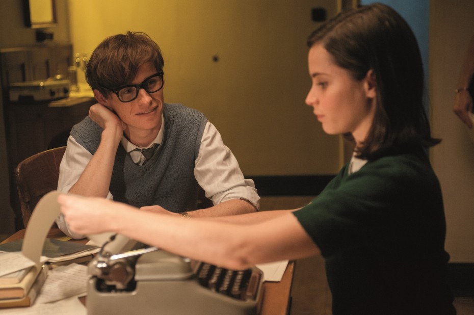 (From left) Eddie Redmayne and Felicity Jones play Stephen Hawking and Jane Wilde Hawking in The Theory Of Everything.