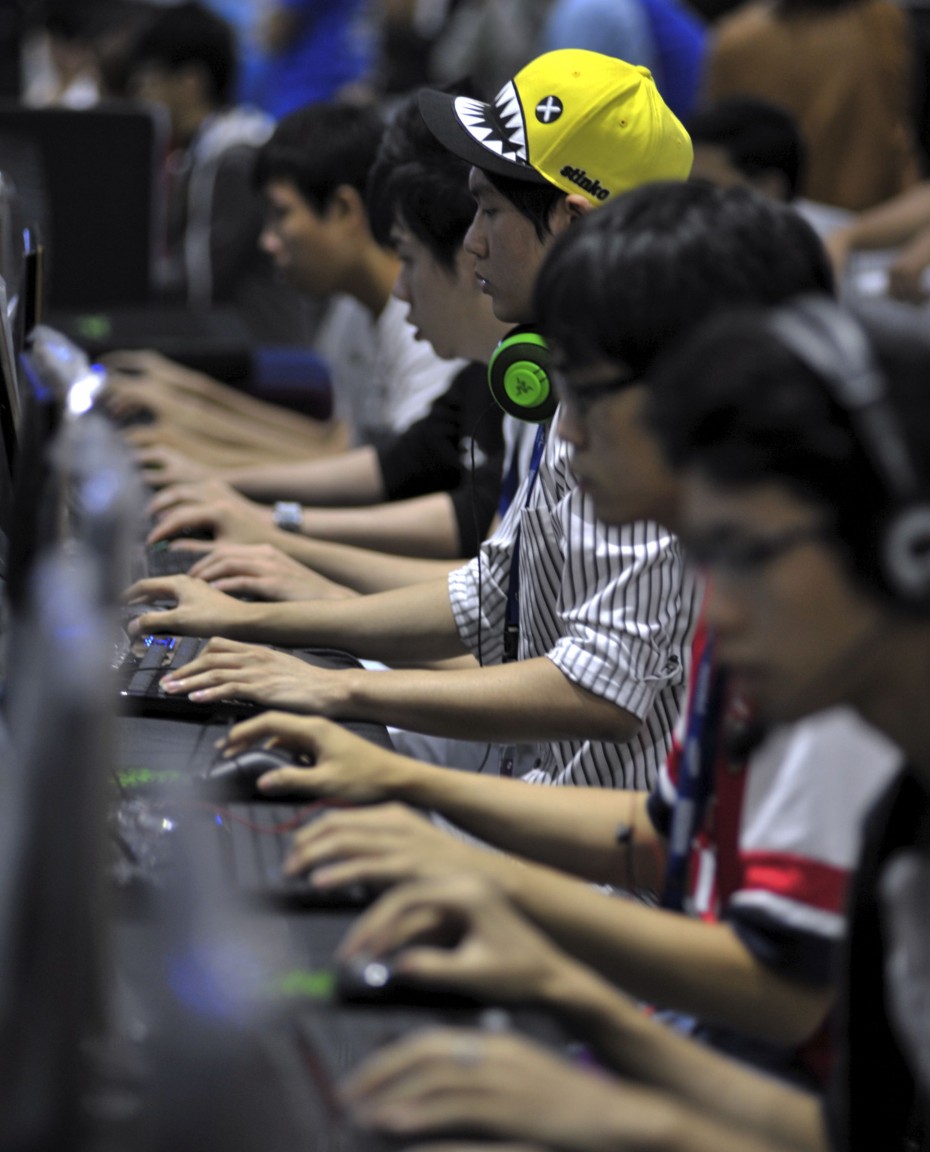 E-sports are giving gamers a pathway to becoming pros, just like sport athletes.