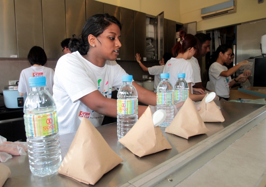 KSK distributes 200 packets of food daily for their "clients".