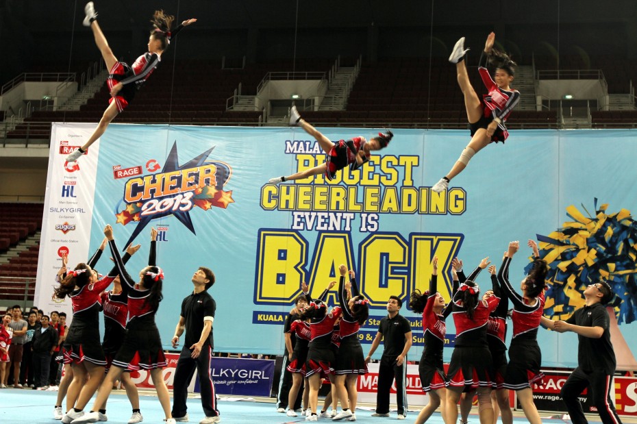 With only the best teams in the country taking part,  big stunts like this happen every other minute at CHEER finals.