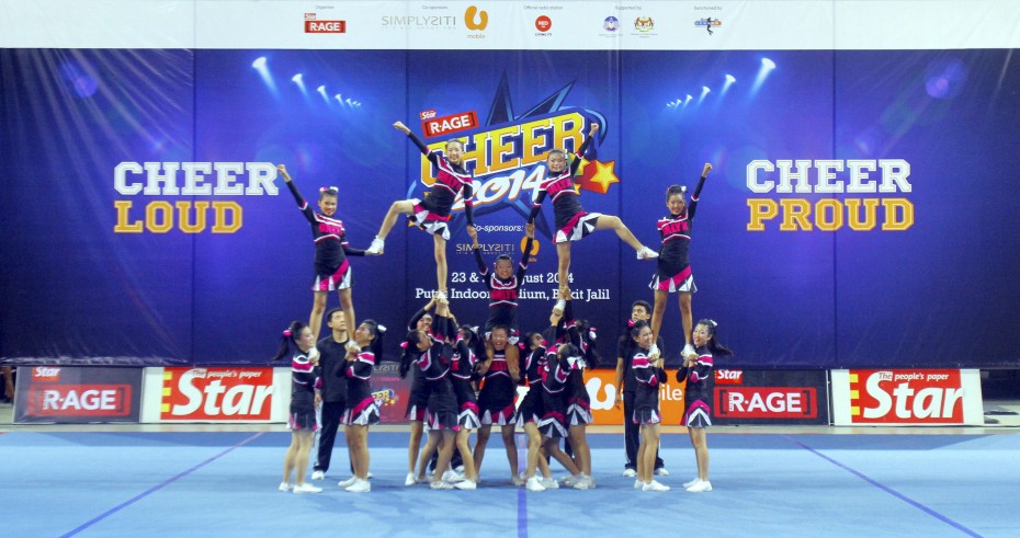  Team Calyx wowed the crowd with their slick moves and took home the second-runner up trophy in the All-Girls category.