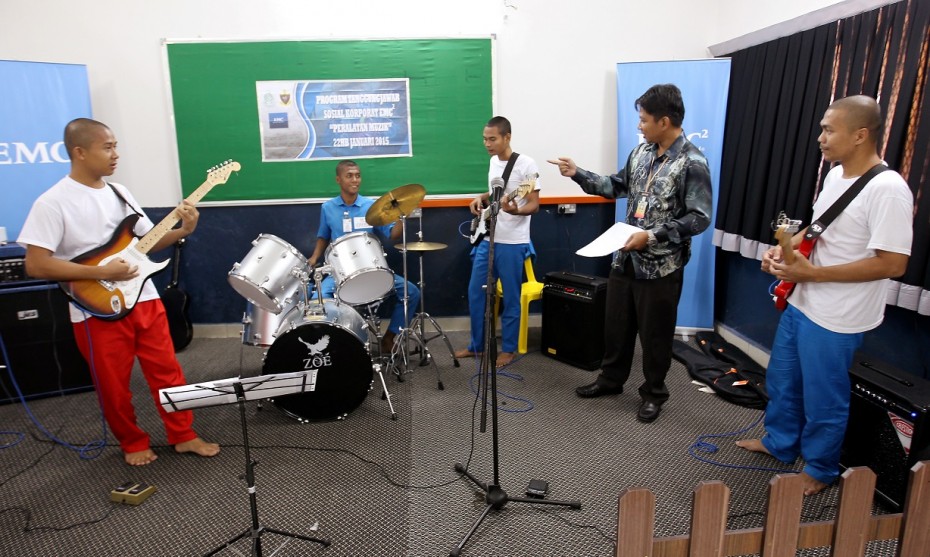  In January, tech company EMC sponsored the equipment for a music room in SIK. Since then, the corridors of SIK frequently echo with music, a lovely touch in an otherwise bleak building. -Photo: S.S.KANESAN/The Star
