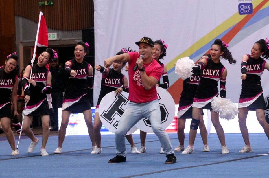 CHEER Celebrity Supporter Dennis Yin doing the #NaeNae with his adopted team, the Calyx All-Girls. Yin paid the team a surprise visit ahead of the CHEER Finals, and clearly inspired them as they came in second in their category.