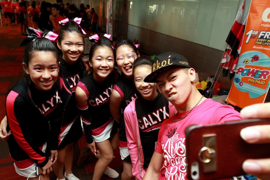 In the spirit of CHEER, Dennis Yin came clad in the Calyx's supporter t-shirt. -- Photo: LOW LAY PHON/The Star