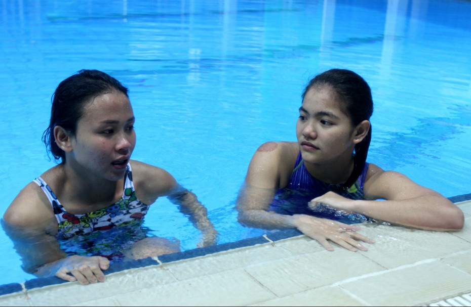 Pandelela acts as a mentor and gives Nur Dhabitah advice after training . ―Photo: AZHAR ARIF/The Star